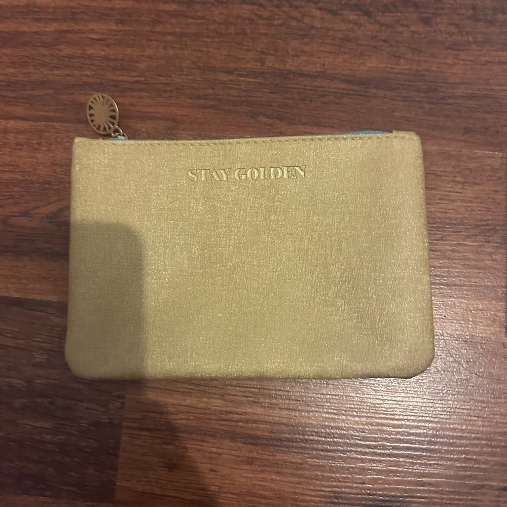 small ipsy makeup bag “stay golden”
